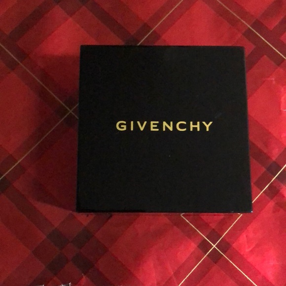 Givenchy Christmas Gift Set - Picture 1 of 5